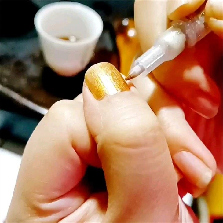 0.7mm Extra Fine Tip Acrylic Paint Marker cwj mem